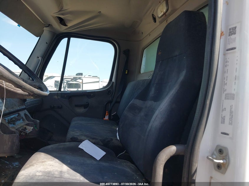 2017 FREIGHTLINER M2 106 auction photo 6