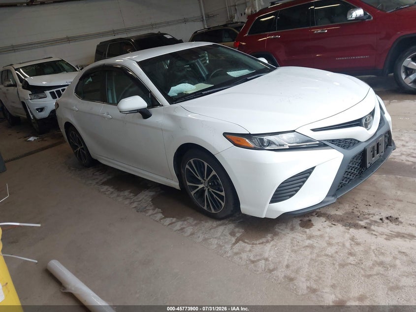 2018 TOYOTA CAMRY auction photo 1