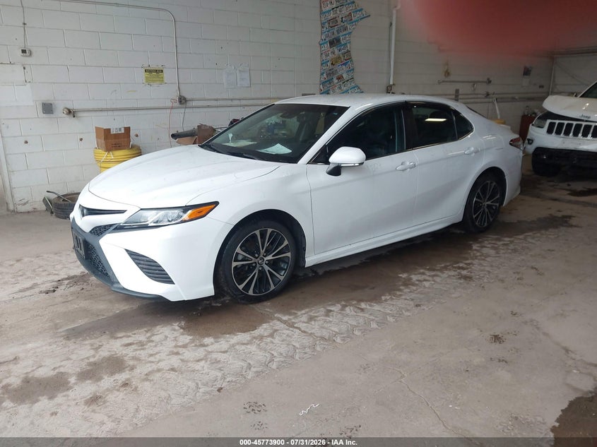 2018 TOYOTA CAMRY auction photo 2