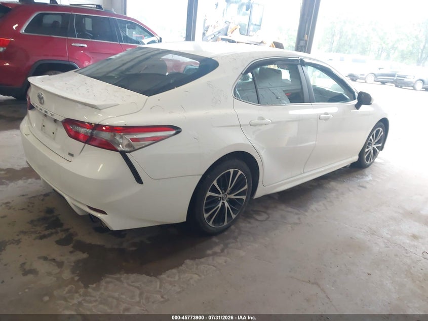 2018 TOYOTA CAMRY auction photo 4