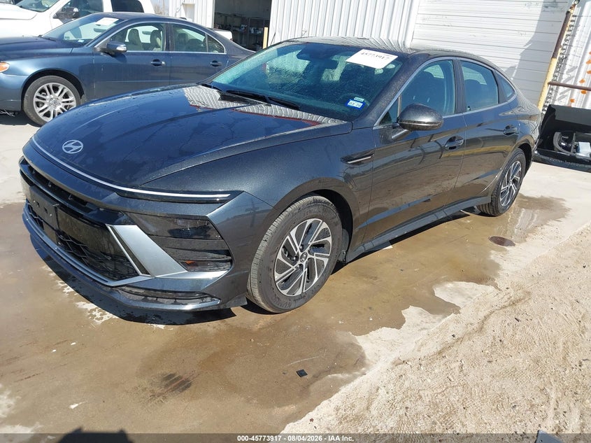 2026 HYUNDAI SONATA HYBRID auction photo 2