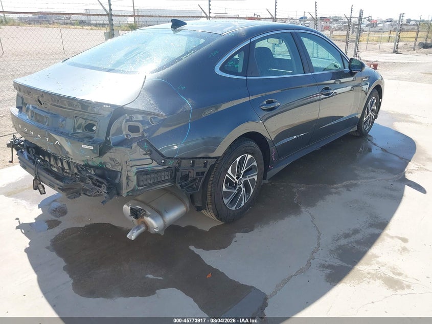 2026 HYUNDAI SONATA HYBRID auction photo 4