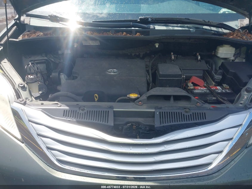 2013 TOYOTA SIENNA VAN 3.5L V-6 DOHC, VVT, 266HP