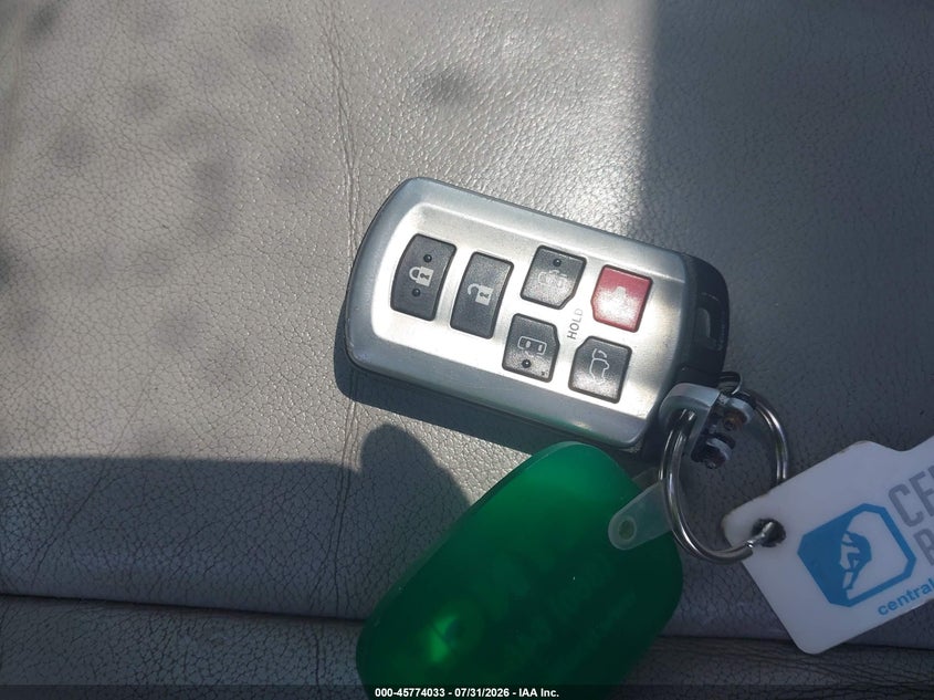 2013 TOYOTA SIENNA VAN 3.5L V-6 DOHC, VVT, 266HP