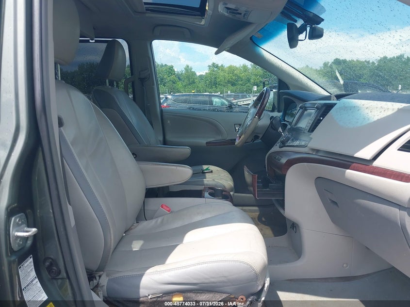 2013 TOYOTA SIENNA VAN 3.5L V-6 DOHC, VVT, 266HP