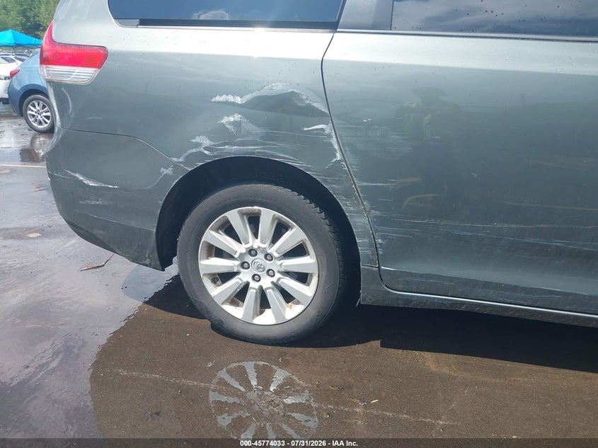 2013 TOYOTA SIENNA VAN 3.5L V-6 DOHC, VVT, 266HP