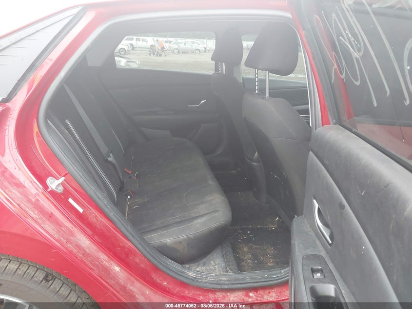 2023 HYUNDAI ELANTRA auction photo 8