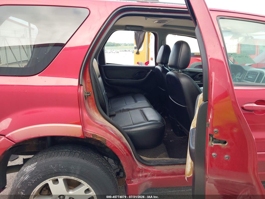 2005 FORD ESCAPE auction photo 8