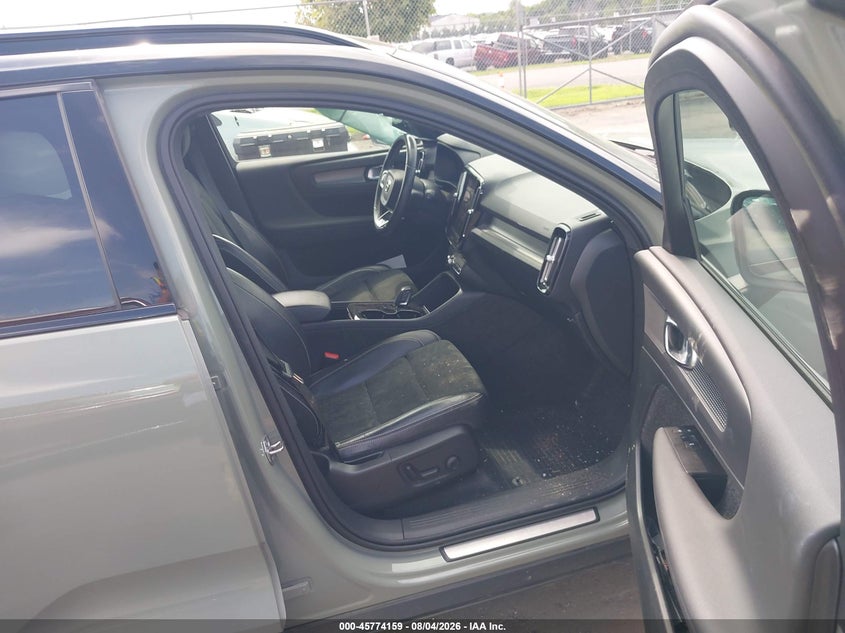 2021 VOLVO XC40 RECHARGE PURE ELECTRIC auction photo 5