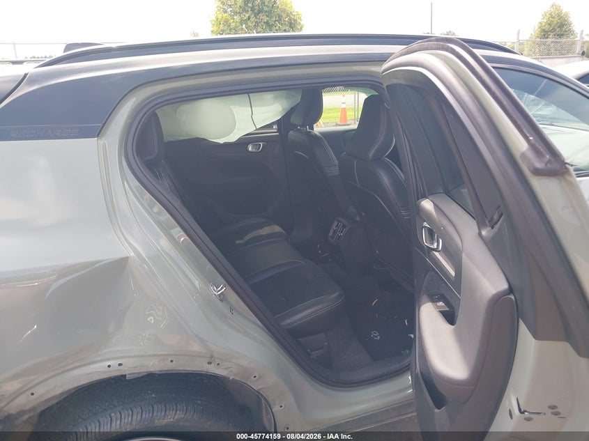 2021 VOLVO XC40 RECHARGE PURE ELECTRIC auction photo 8