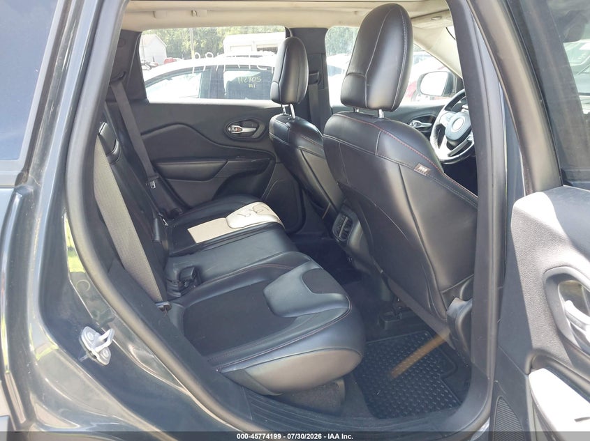 2016 JEEP CHEROKEE auction photo 8