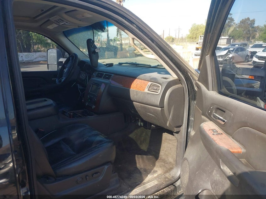 2008 CHEVROLET SUBURBAN 1500 auction photo 5