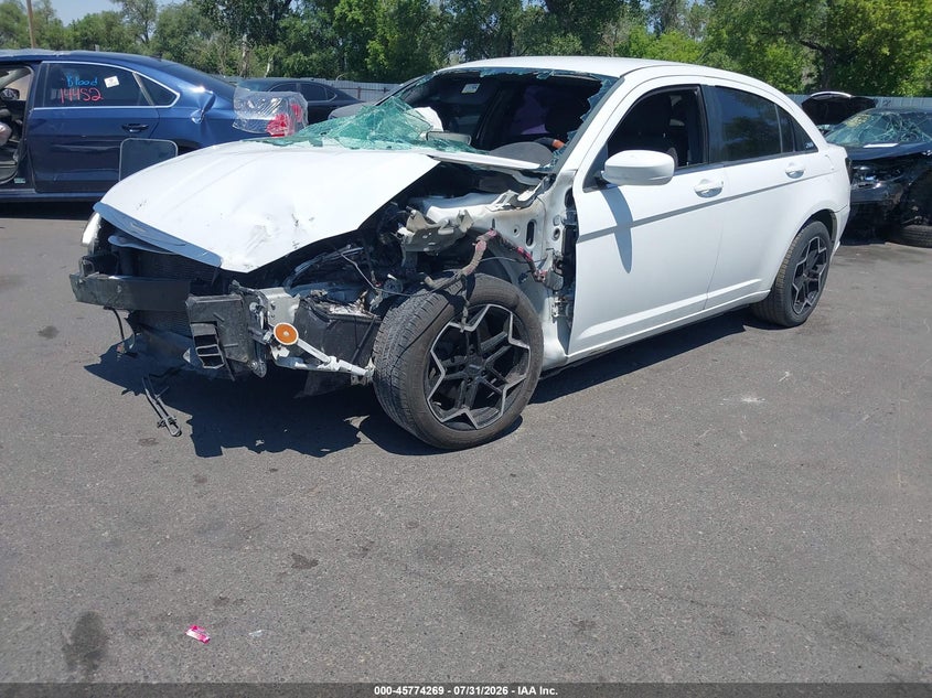 Vin: 1c3ccbabxdn735436, lot: 46273049, chrysler 200 lx 20132