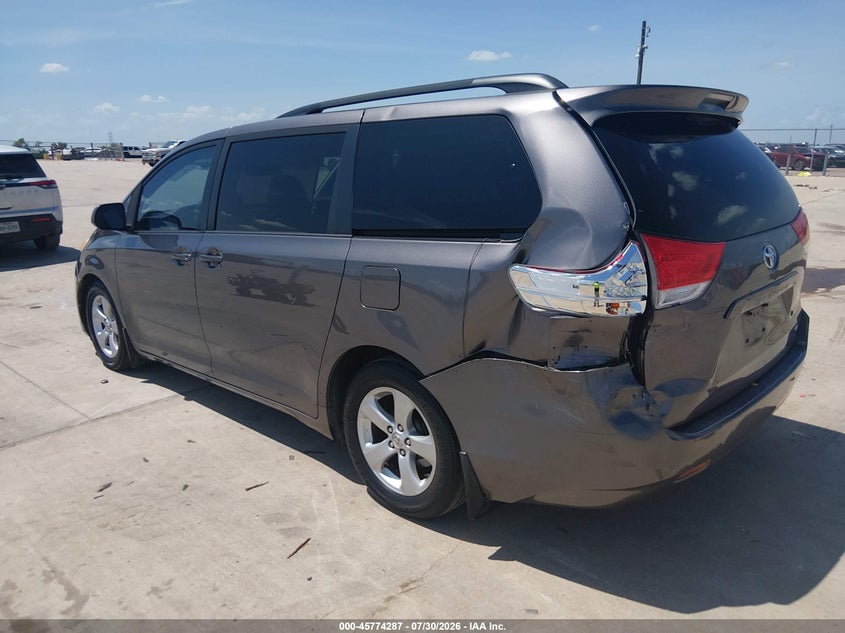 Vin: 5tdkk3dc8bs013278, lot: 46273067, toyota sienna le v6 20113