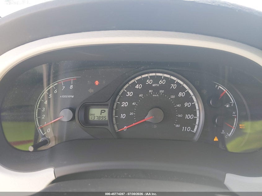 2011 TOYOTA SIENNA auction photo 7