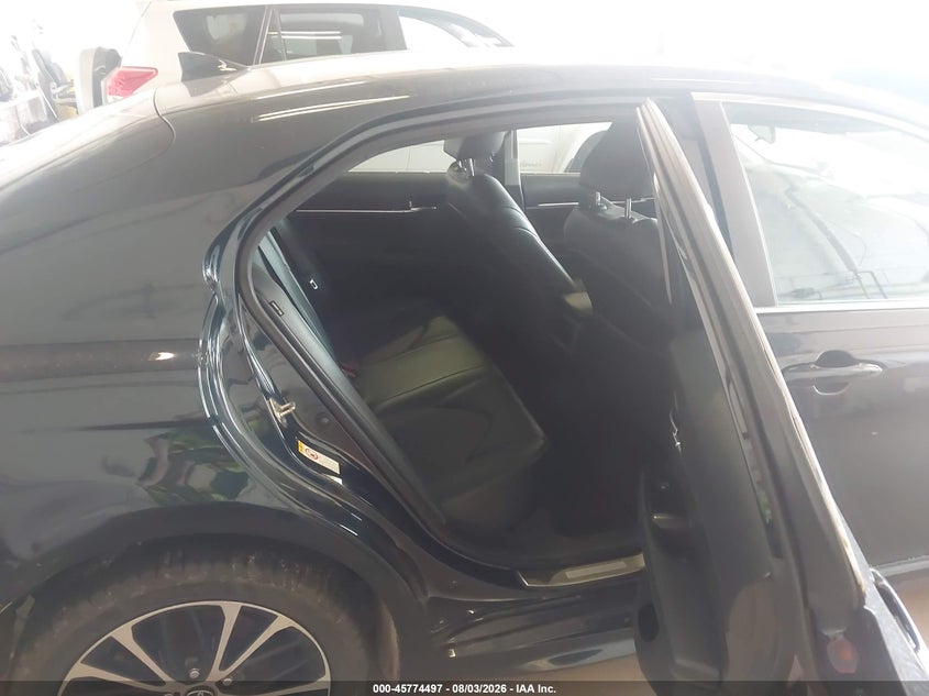2019 TOYOTA CAMRY auction photo 8