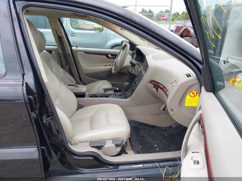 2004 VOLVO V70 auction photo 5