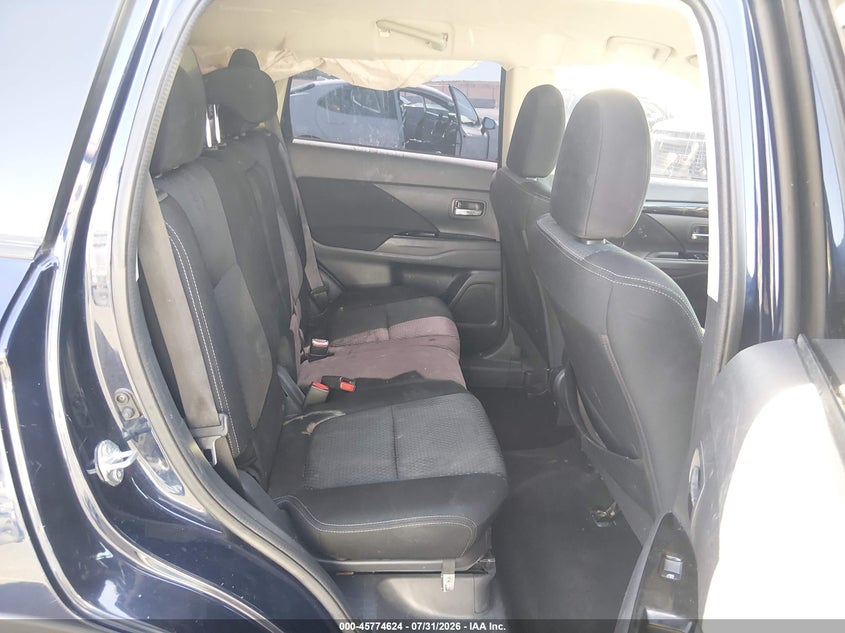 2016 MITSUBISHI OUTLANDER auction photo 8