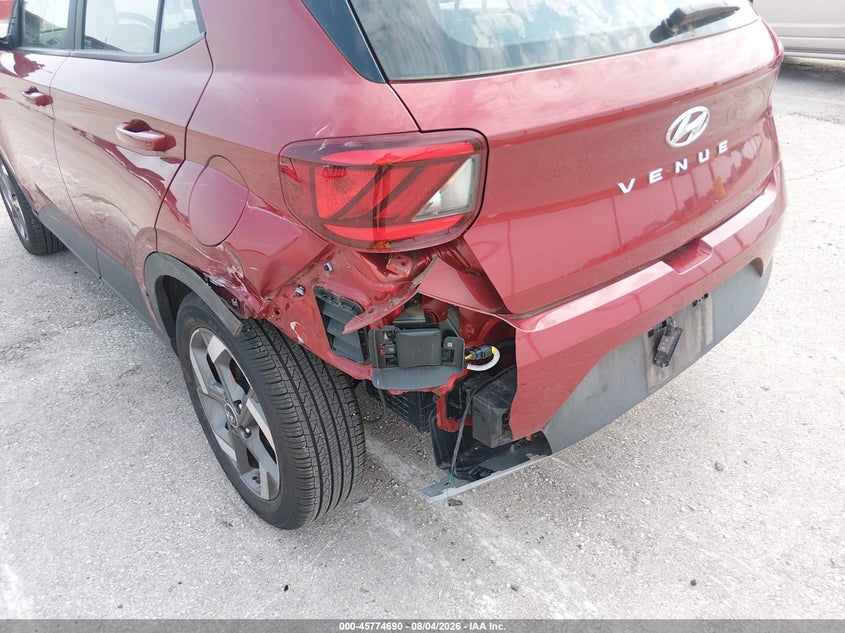 2024 HYUNDAI VENUE auction photo 6