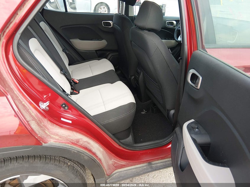 2024 HYUNDAI VENUE auction photo 8