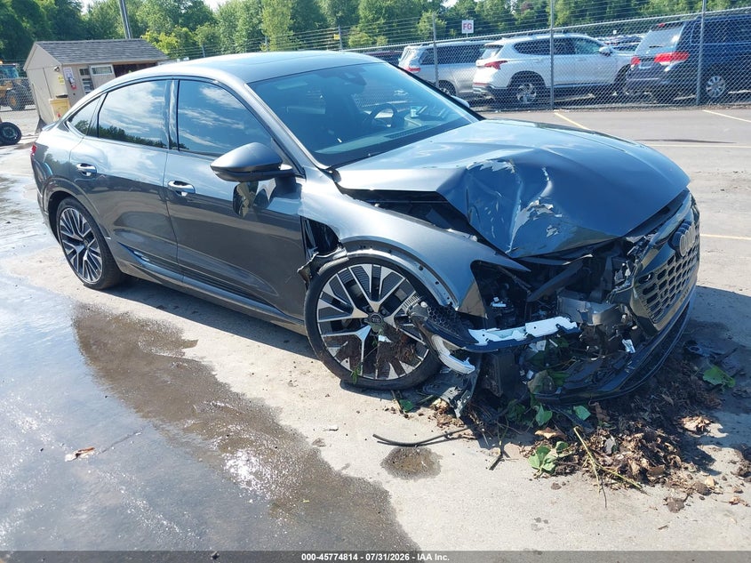 Vin: wa1caage4rb048789, lot: 46273594, audi q8 e-tron s line premium plus quattro 2024 img_1