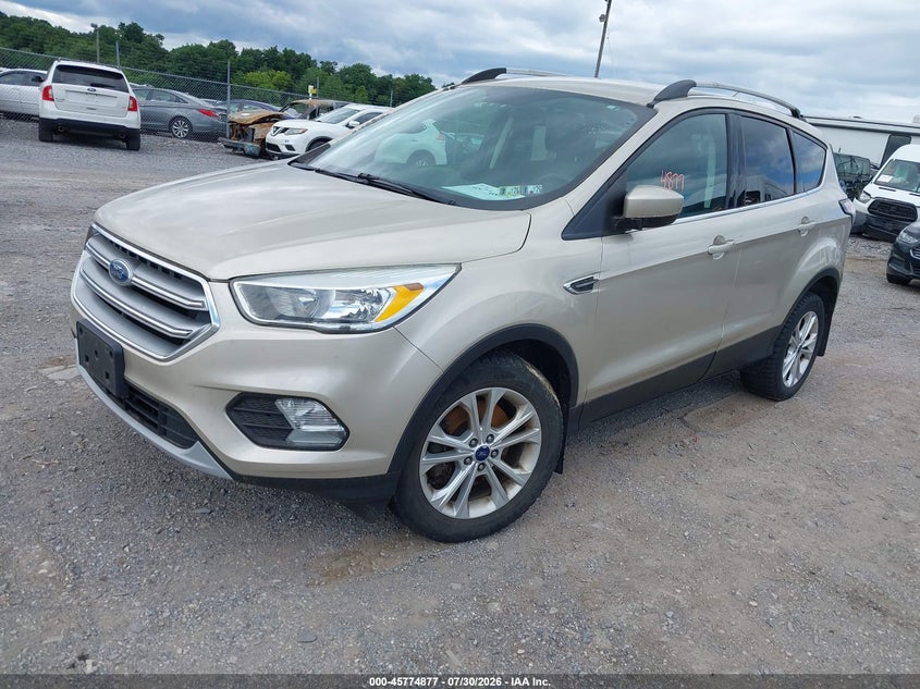 Vin: 1fmcu9gd8huc62542, lot: 46273657, ford escape se 20172