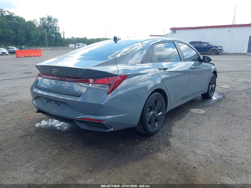 2021 HYUNDAI ELANTRA auction photo 4