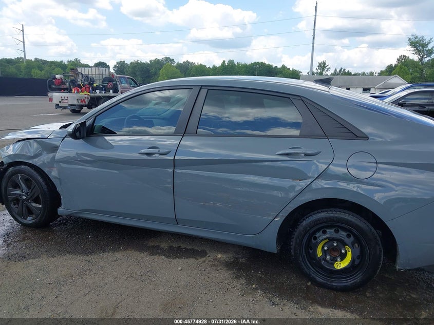 2021 HYUNDAI ELANTRA auction photo 6