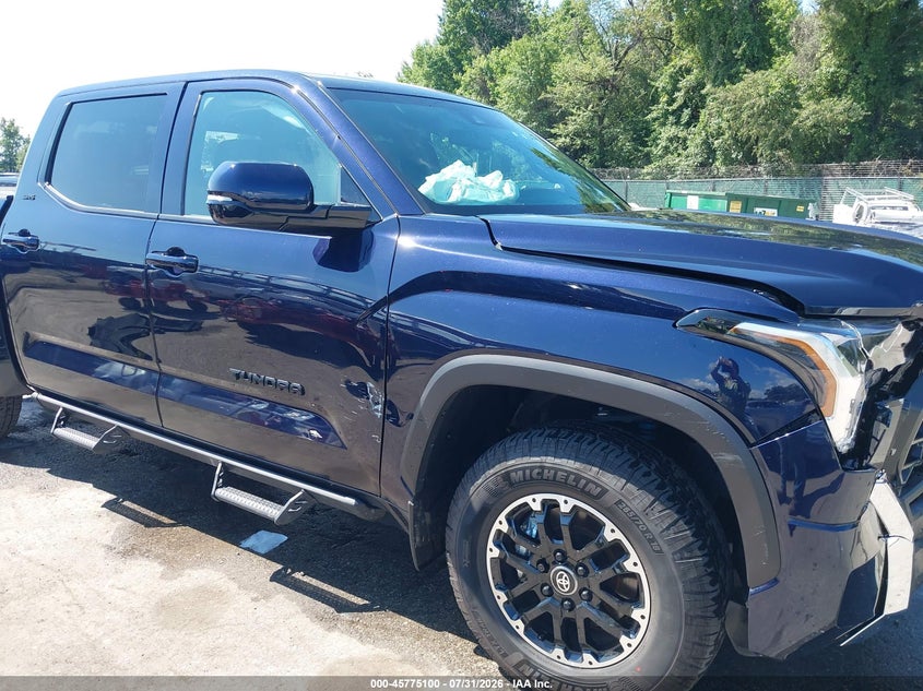 TOYOTA TUNDRA - zdjęcie 18