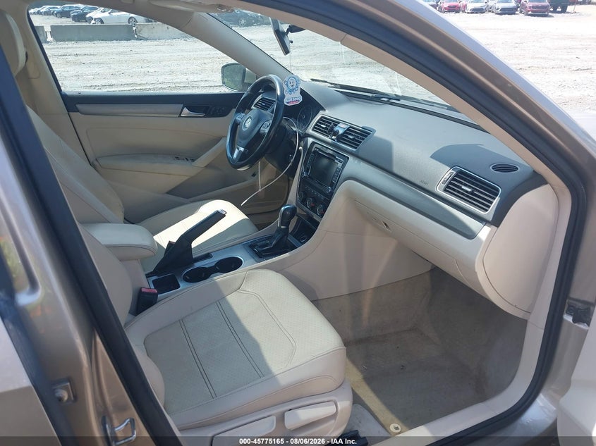 2015 VOLKSWAGEN PASSAT auction photo 5