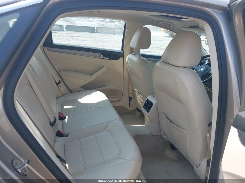 2015 VOLKSWAGEN PASSAT auction photo 8