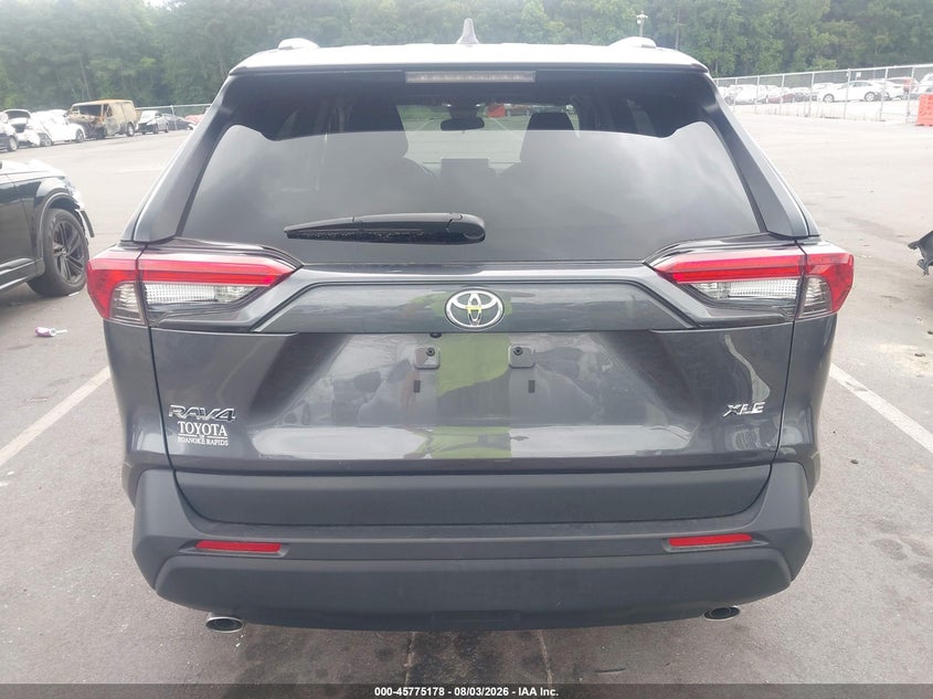 TOYOTA RAV4 - zdjęcie 17