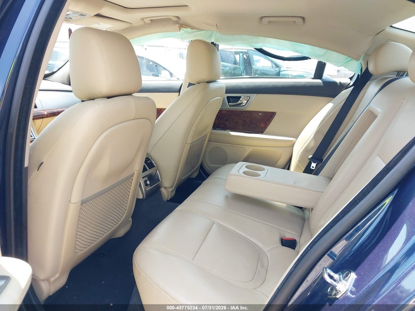 2012 JAGUAR XF auction photo 8