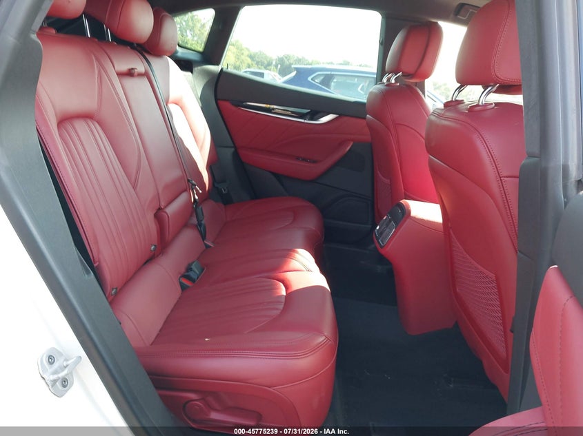 MASERATI LEVANTE - zdjęcie 8