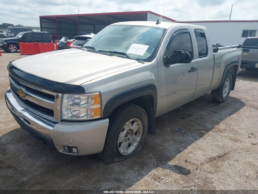 2007 Chevrolet Silverado, Normal Wear & Tear, IAAI, VIN 2GCEK19J171661312 — photo 2