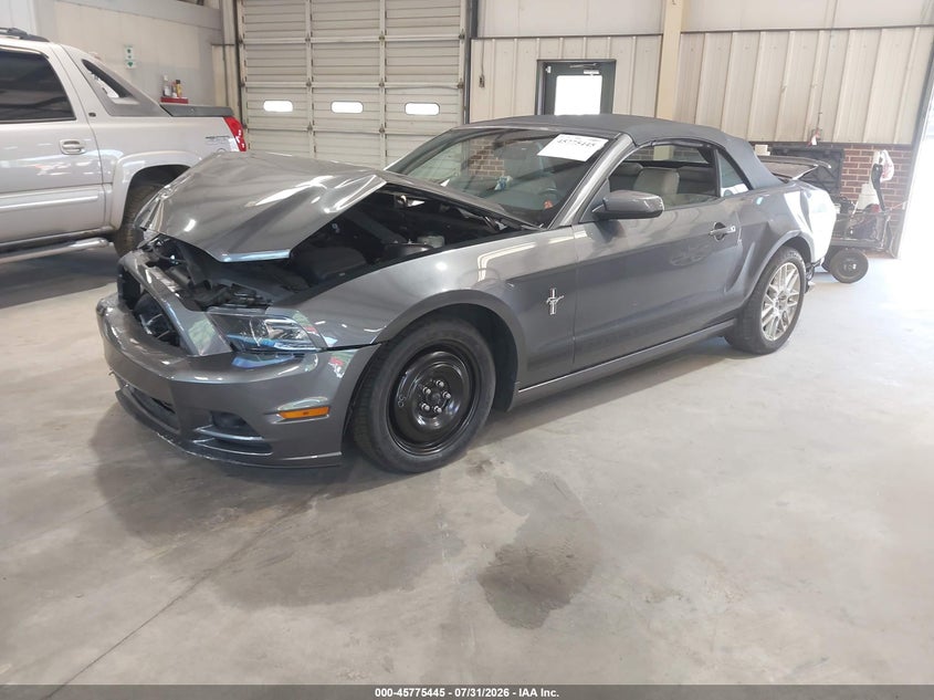 2014 FORD MUSTANG V6 PREMIUM · Photo 2