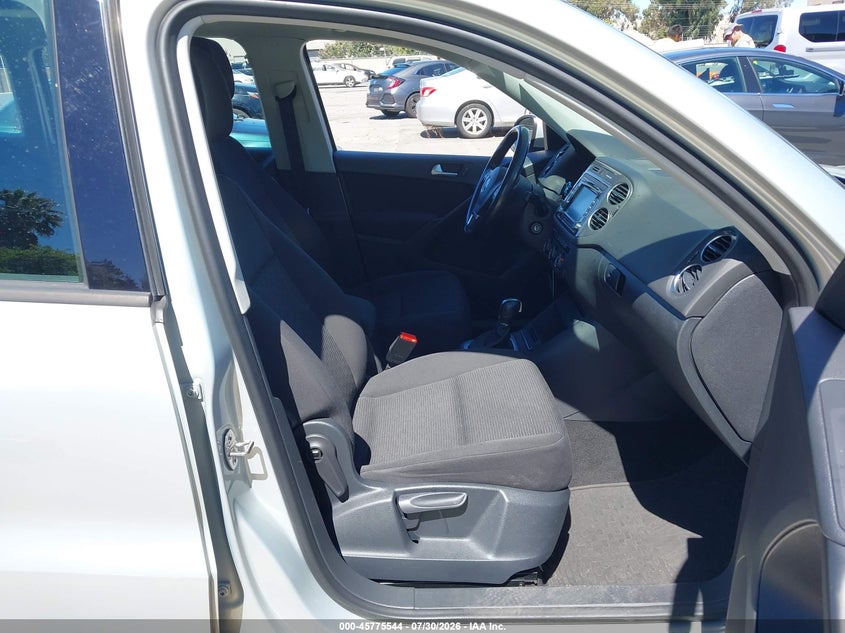 2015 VOLKSWAGEN TIGUAN auction photo 5