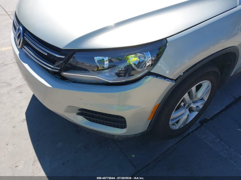 2015 VOLKSWAGEN TIGUAN auction photo 6