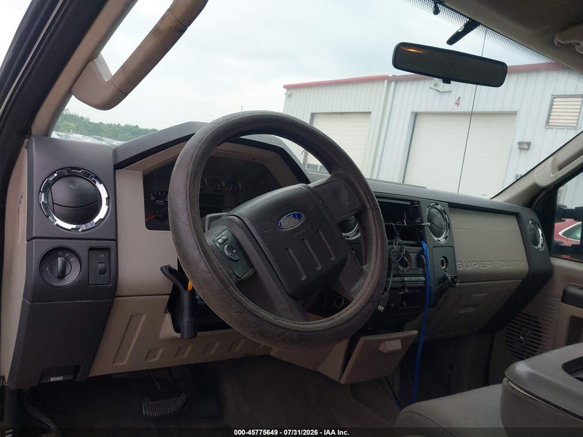 2010 FORD SUPER DUTY F-350 SRW auction photo 6