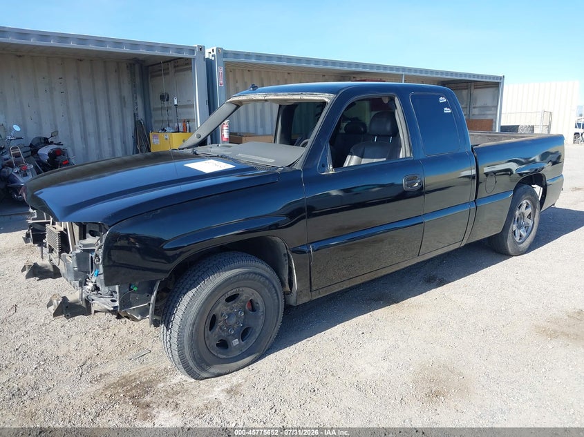 2003 CHEVROLET SILVERADO 1500 auction photo 2
