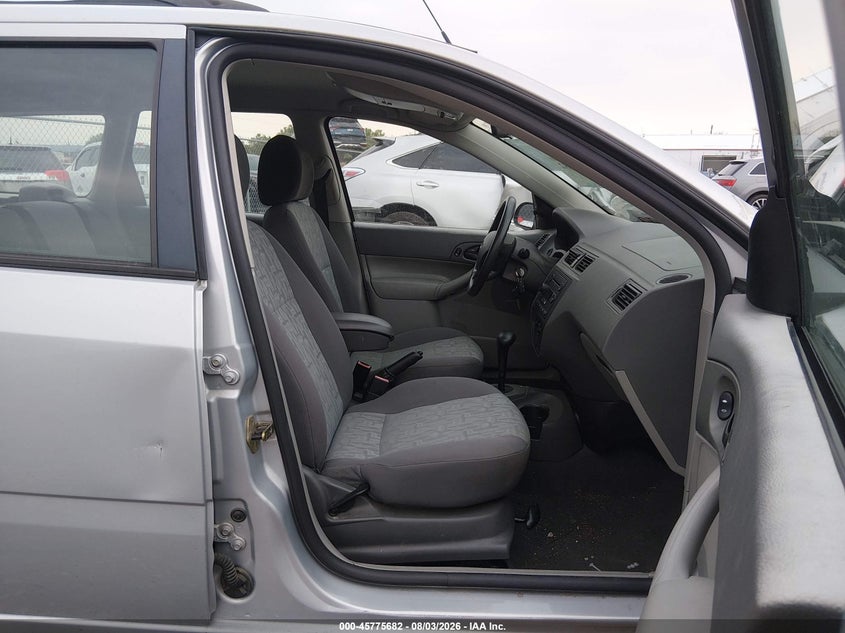 2005 FORD FOCUS auction photo 5