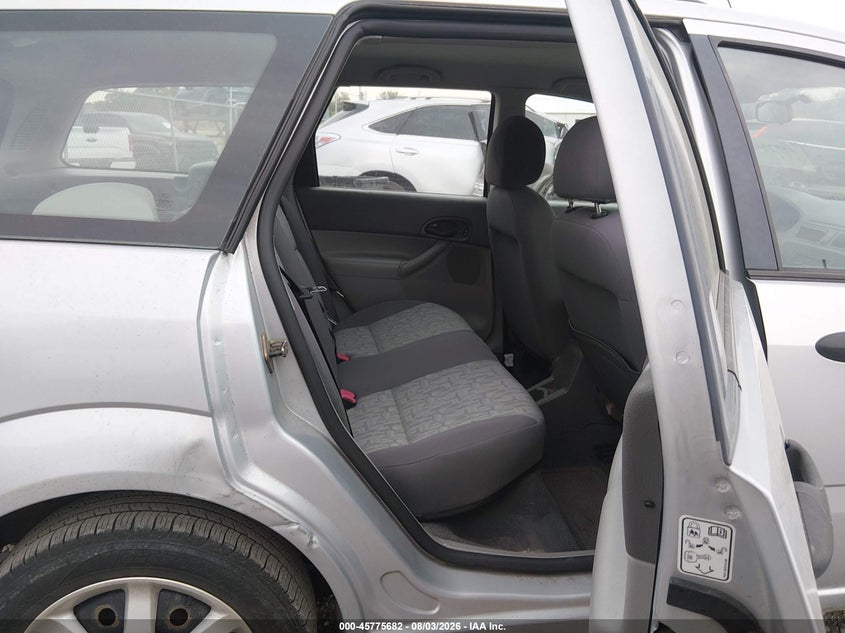 2005 FORD FOCUS auction photo 8