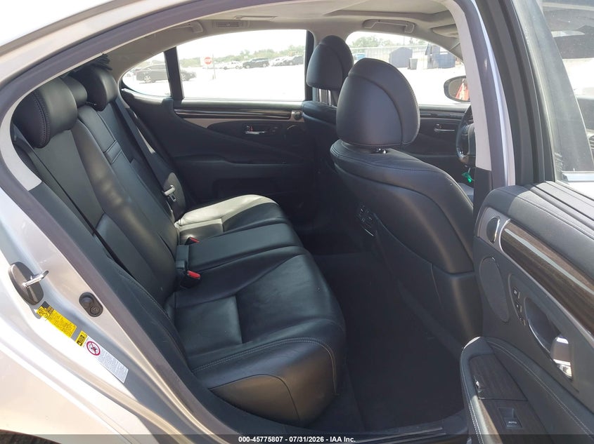 2013 LEXUS LS 460 auction photo 8