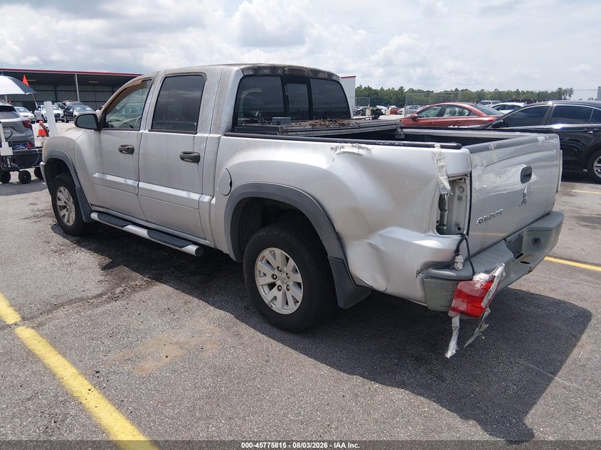 2006 MITSUBISHI RAIDER auction photo 3