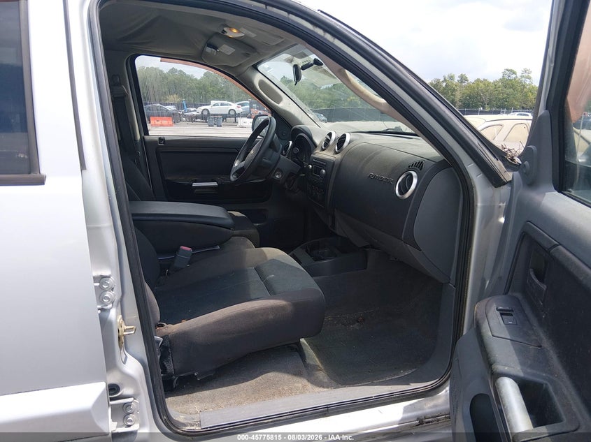 2006 MITSUBISHI RAIDER auction photo 5