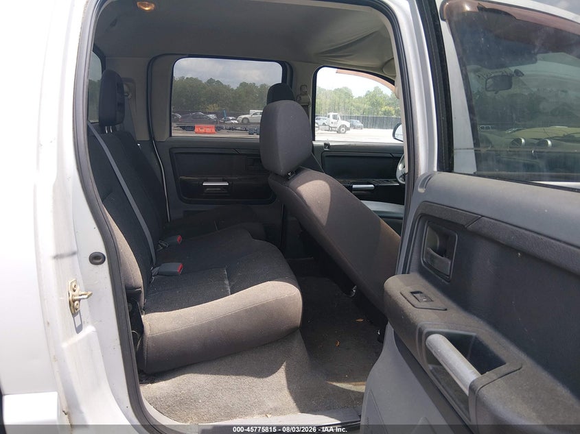 2006 MITSUBISHI RAIDER auction photo 8