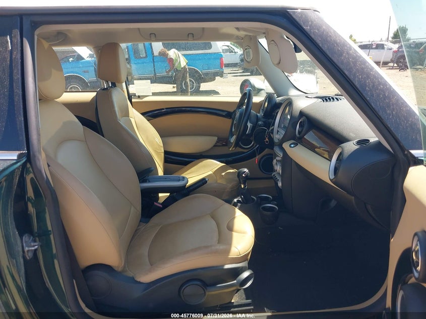 2010 MINI COOPER S auction photo 5