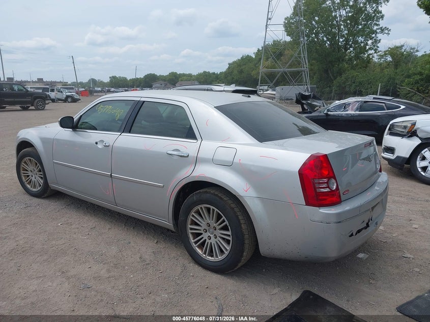 2010 CHRYSLER 300 auction photo 3