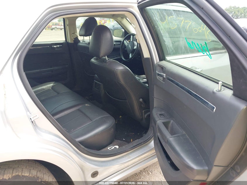 2010 CHRYSLER 300 auction photo 8