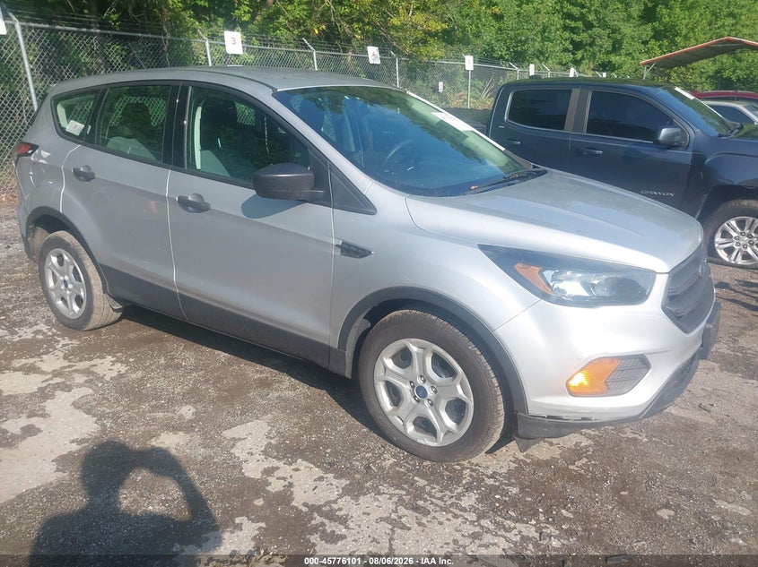 Vin: 1fmcu0f78juc77586, lot: 46274881, ford escape s 2018 img_1